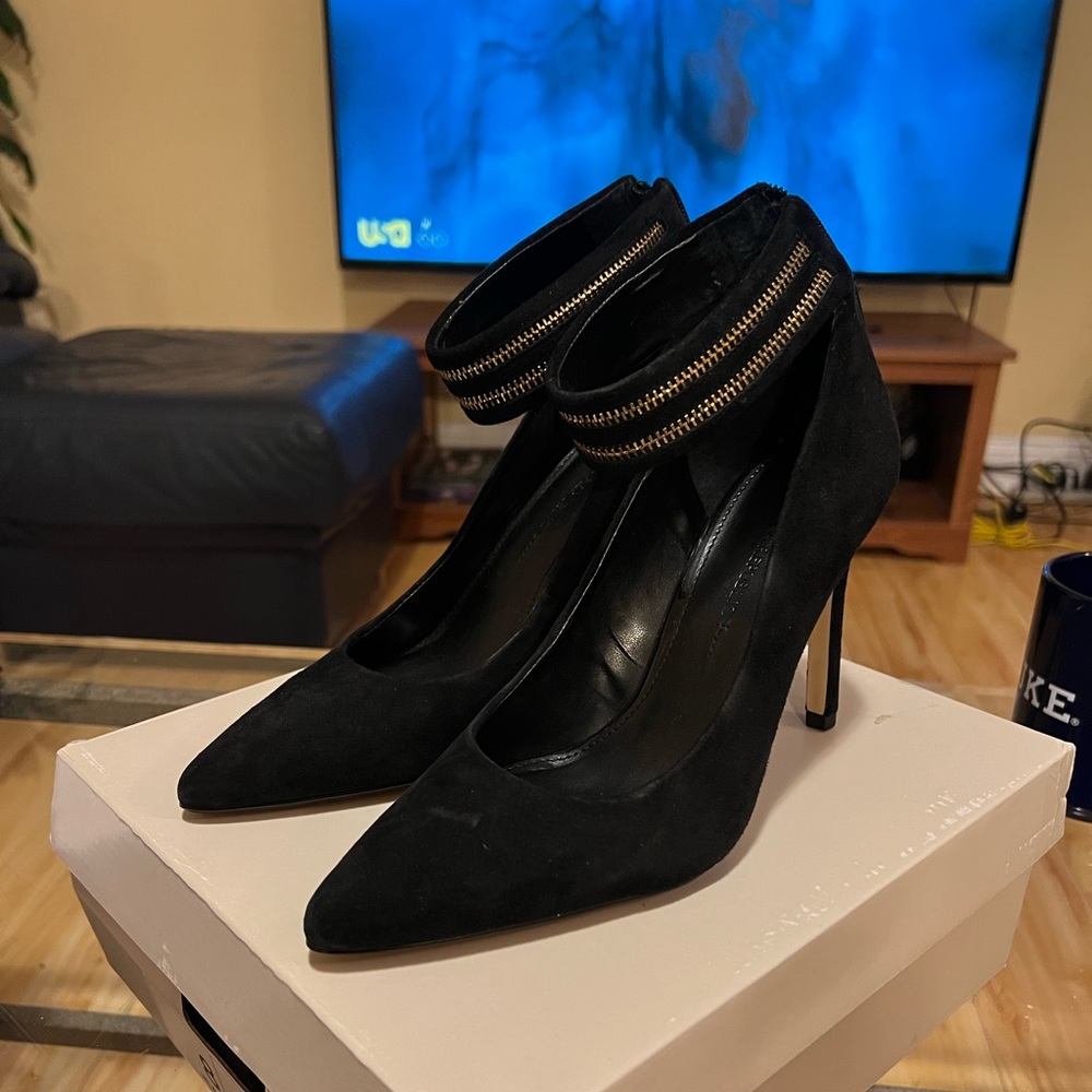 Banana Republic Gayle Black Suede Pumps Size 8